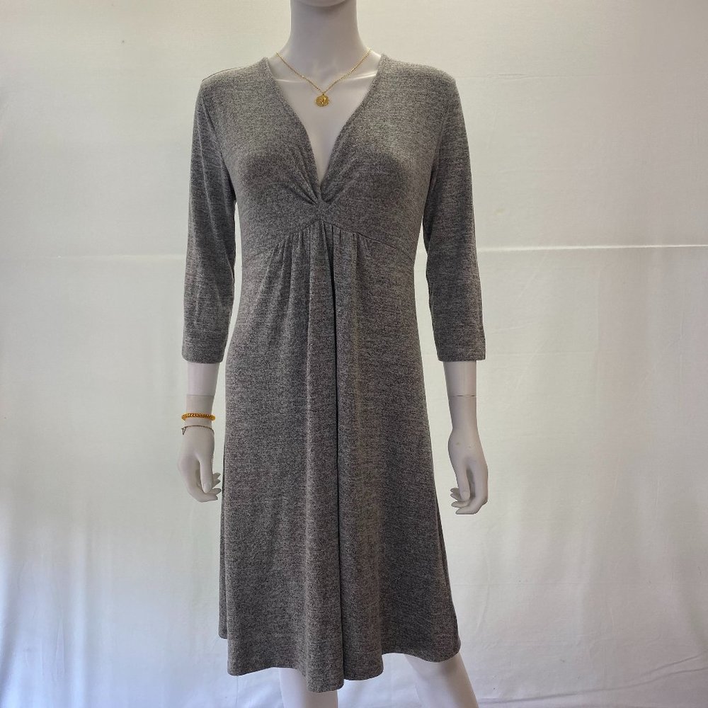 Gap Small 3/4 Sleeve Grey V-neck Knee Length Dress